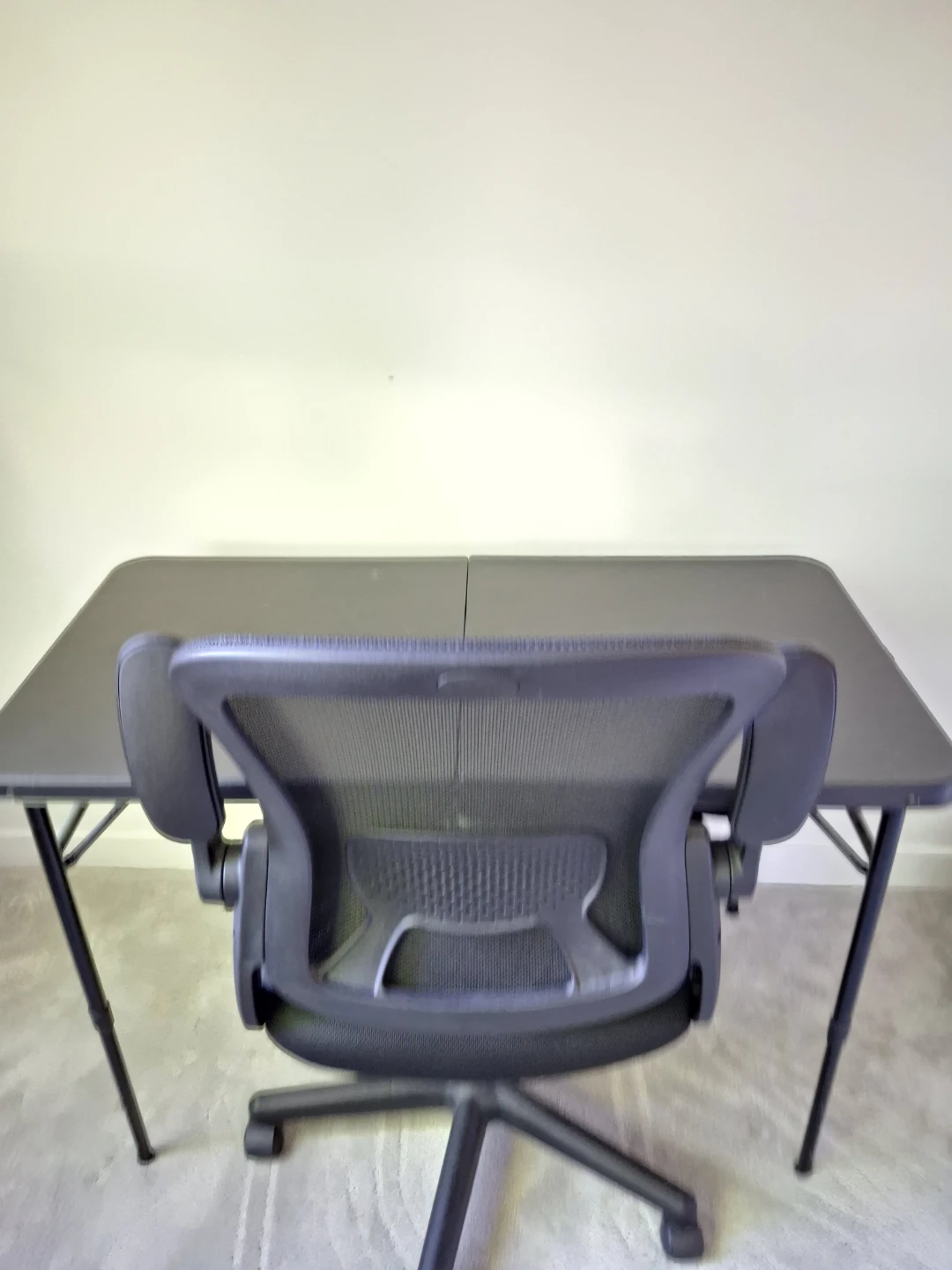 Black Mesh Office Chair+ foldable table - photo 3