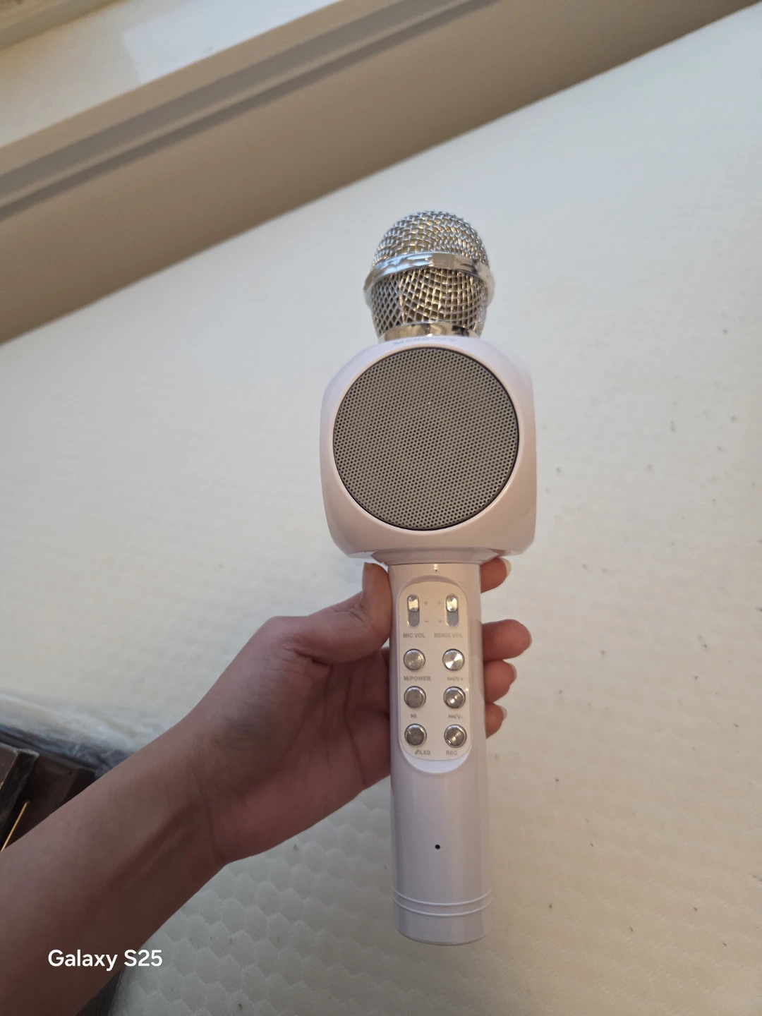 Merkery White Portable Bluetooth Karaoke Microphone Speaker - photo 4