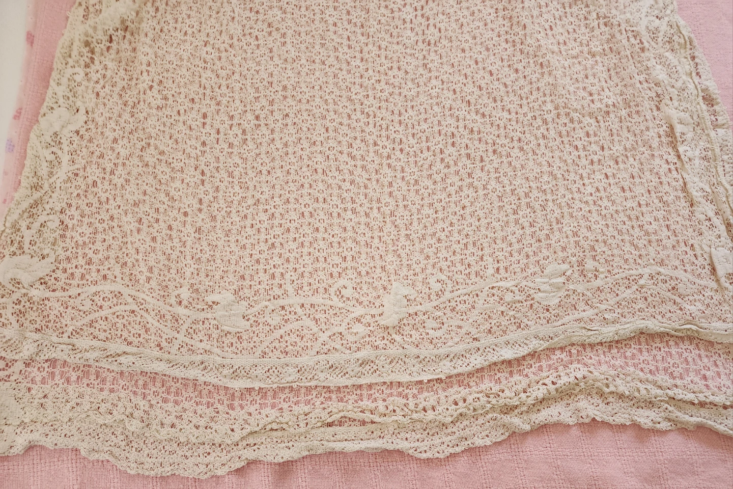 LACE CURTAINS - photo 2