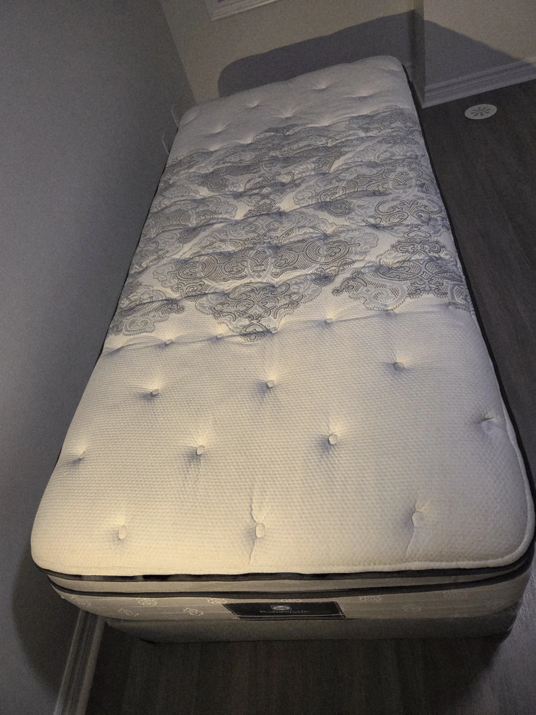 TWIN  Mattress and boxspring