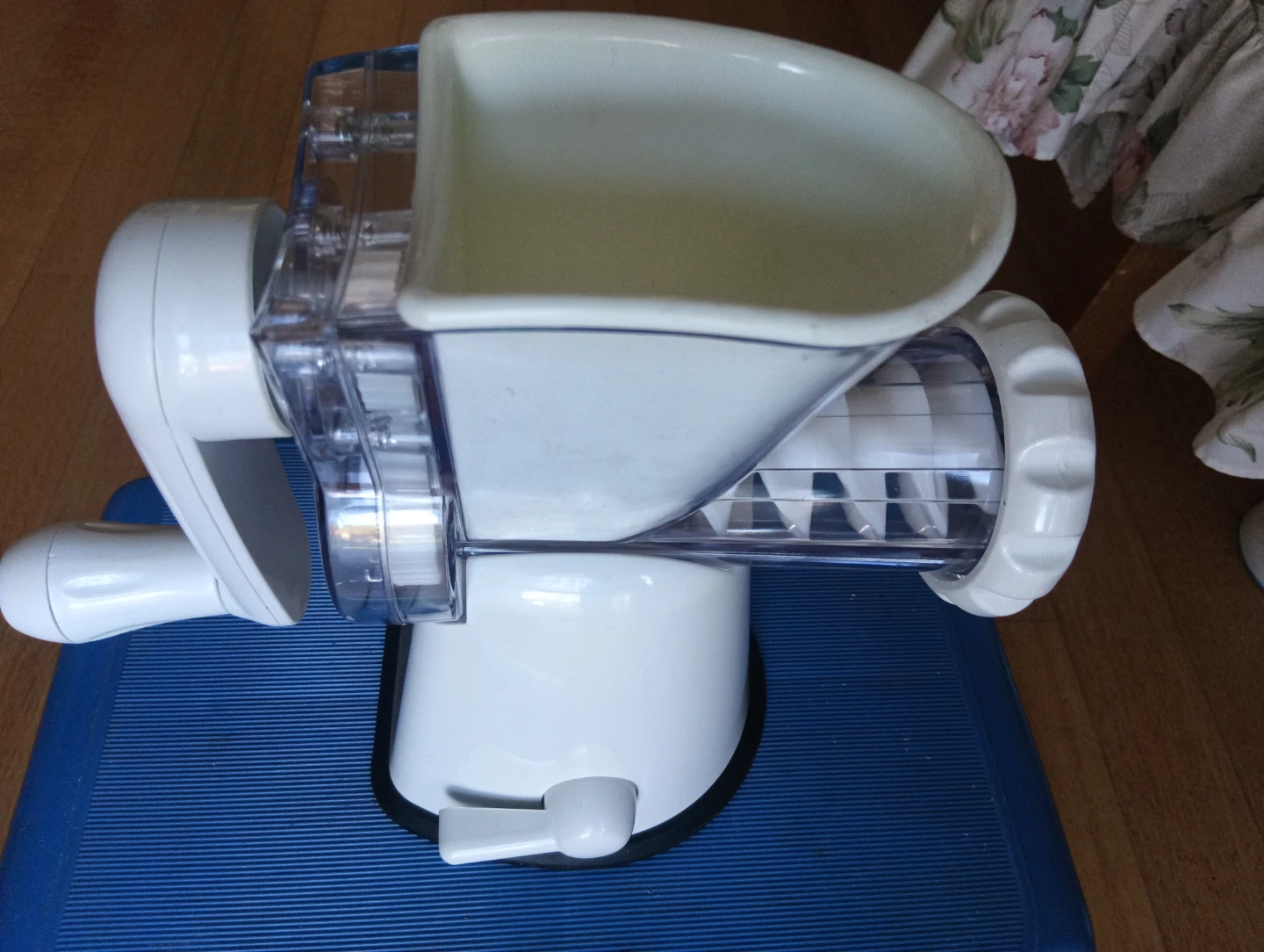 Manual meat Grinder