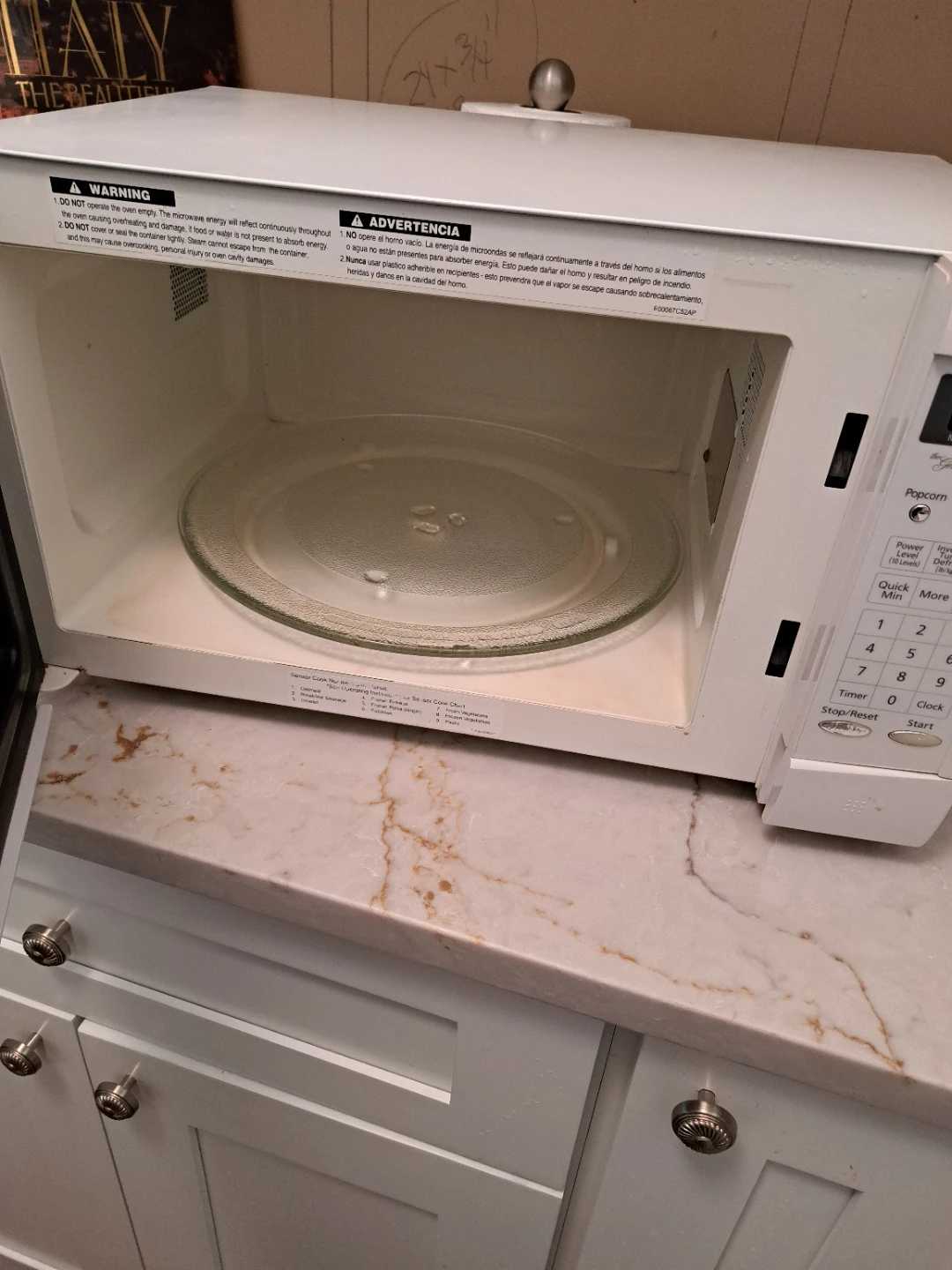 Microwave Oven - photo 2