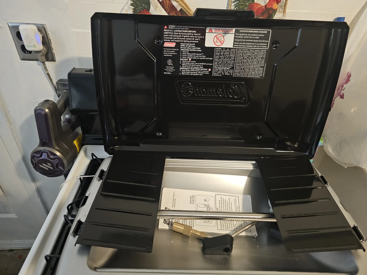 Coleman Triton series propane stove. - photo 2