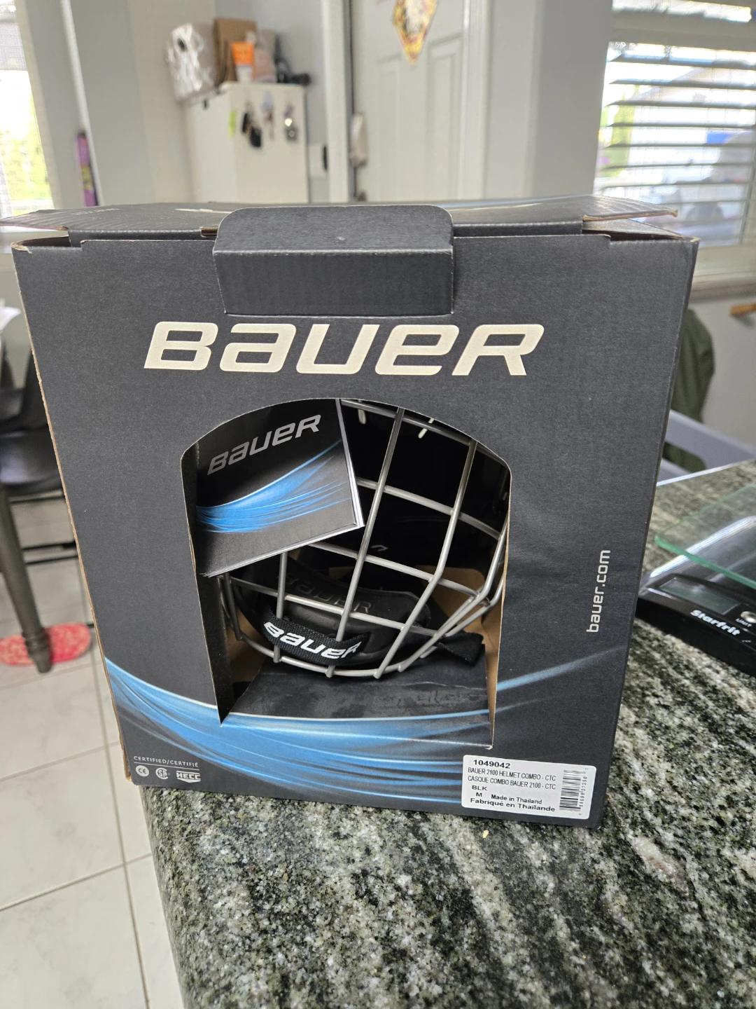 Kids hockey helmet medium - photo 2