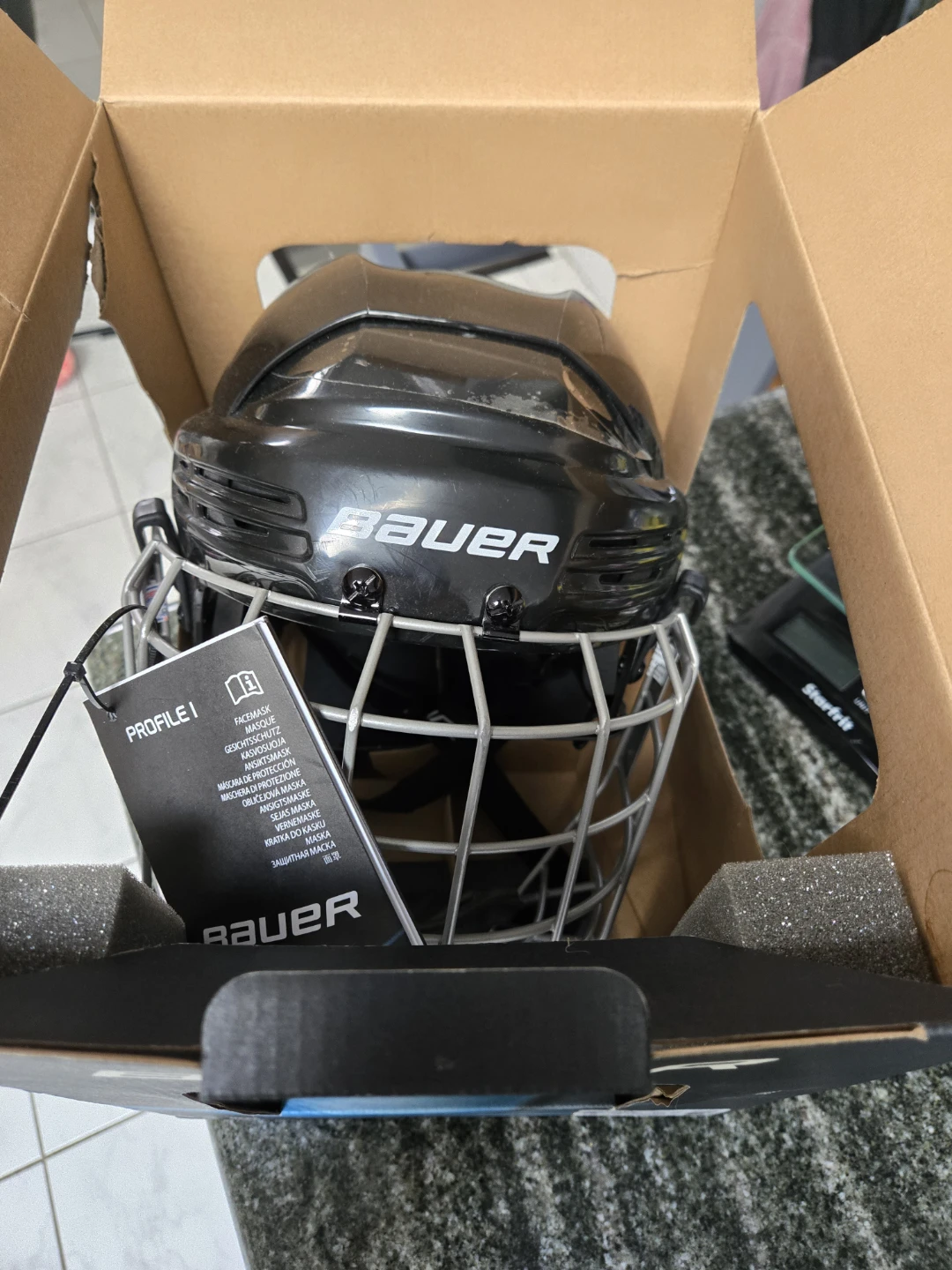 Kids hockey helmet medium - photo 4