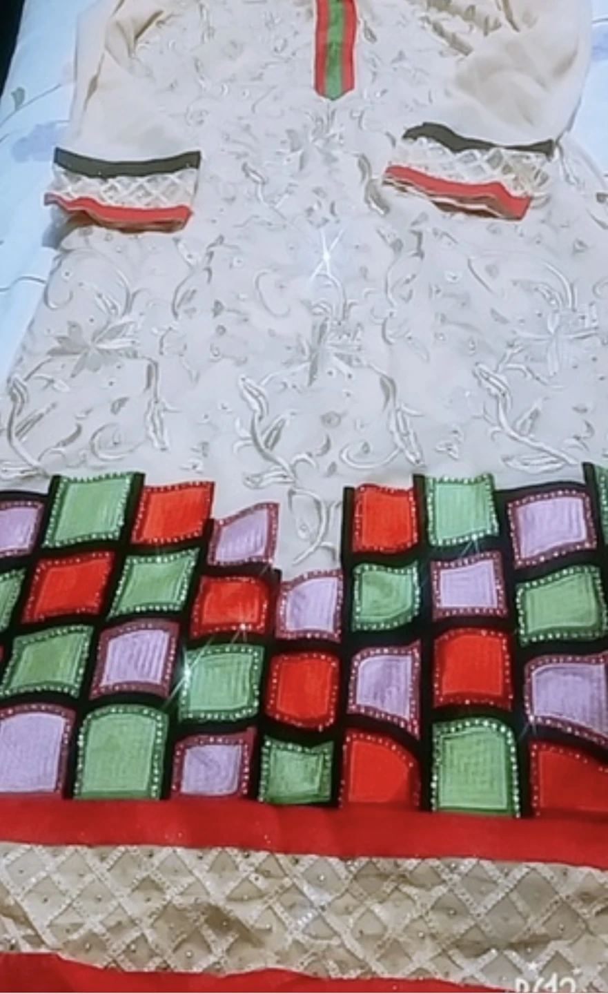 Women's Cream & Multi-Coloured Embroidered Kurti with Pants - photo 2