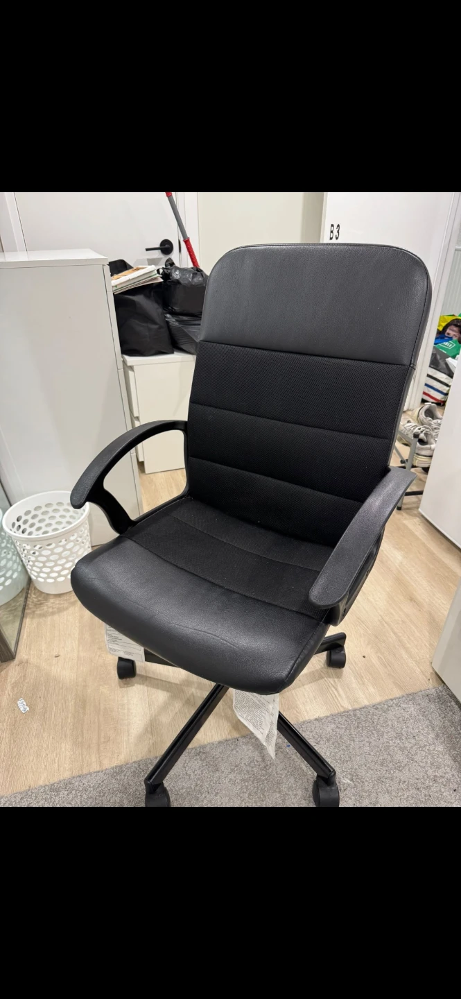 Black Office Chair - photo 2