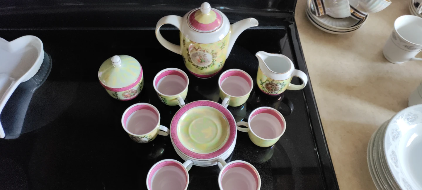 Tea Set - 6 Cups, Saucers, Teapot, Creamer, Sugar Bowl - photo 2