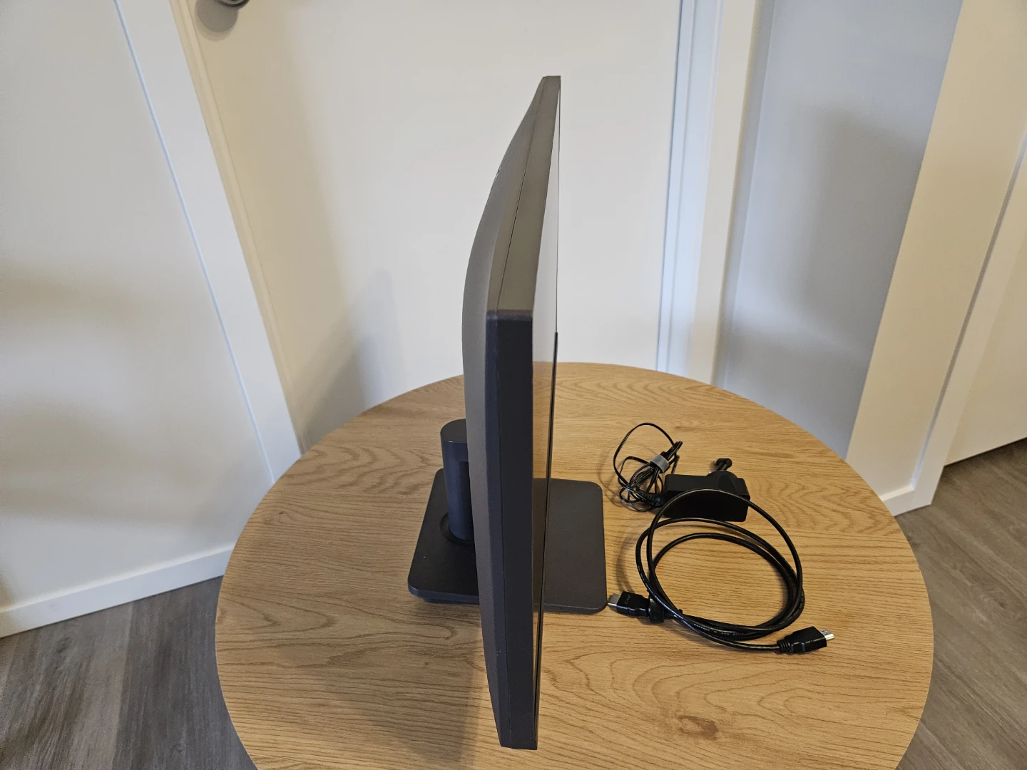 LG HD Monitor - photo 2