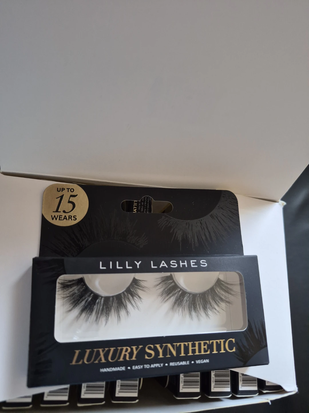 Eye lashes