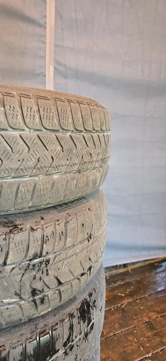 Black Alloy Wheels with Tires - 215/55 R18 - photo 3
