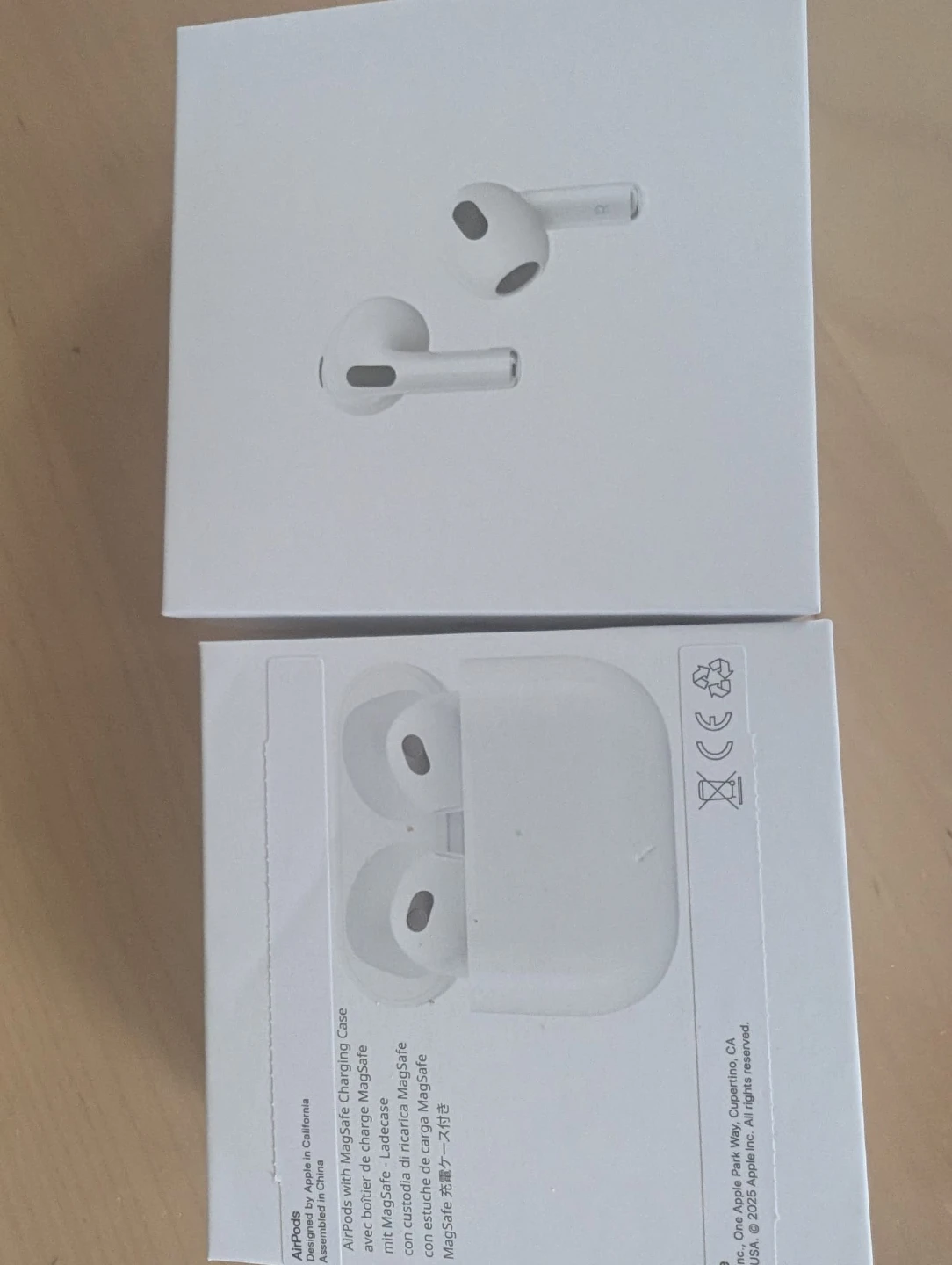 Apple AirPods (3rd generation) with MagSafe Charging Case - photo 2