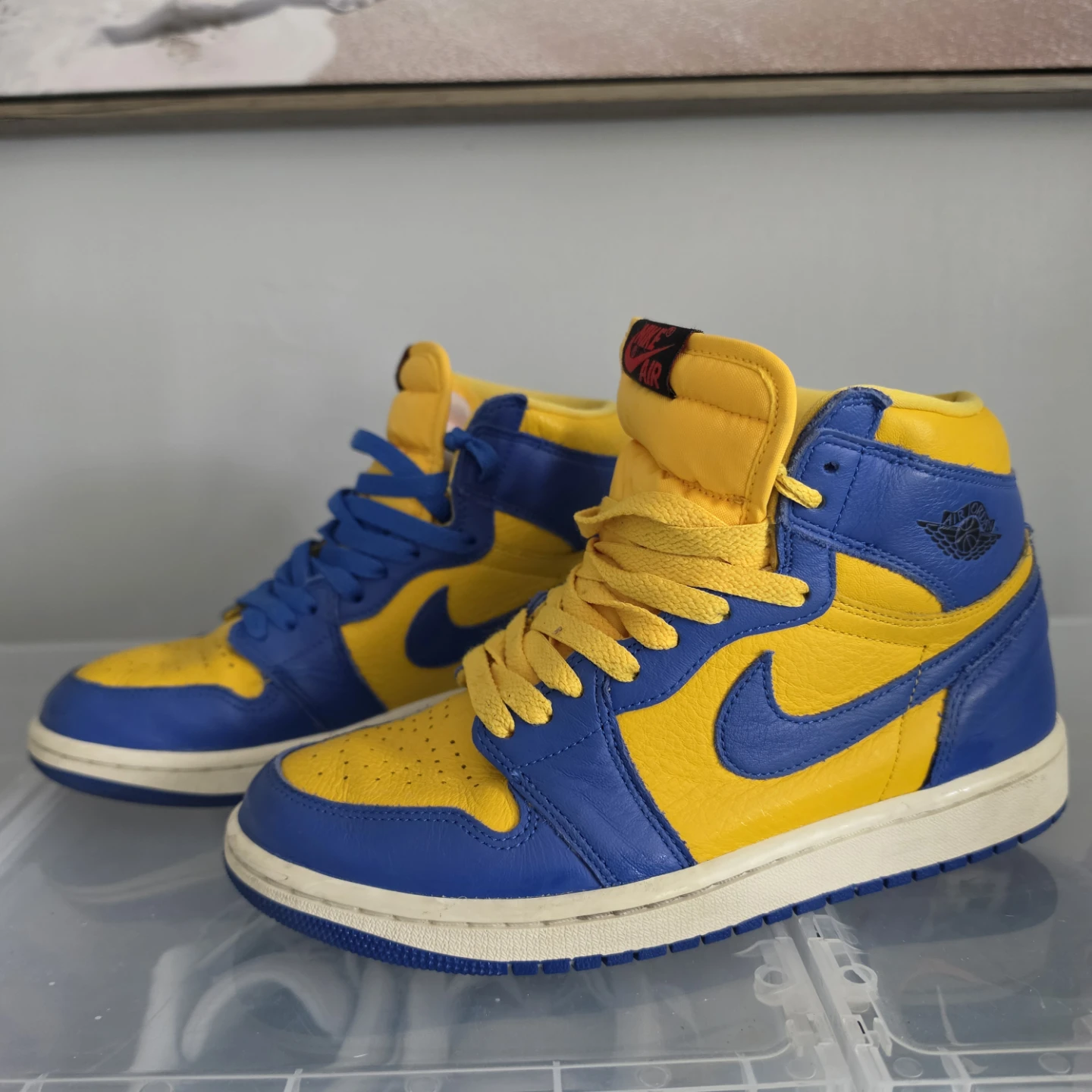 Womens 7.5 Nike Air Jordan 1 High Yellow Blue Sneakers - EUC