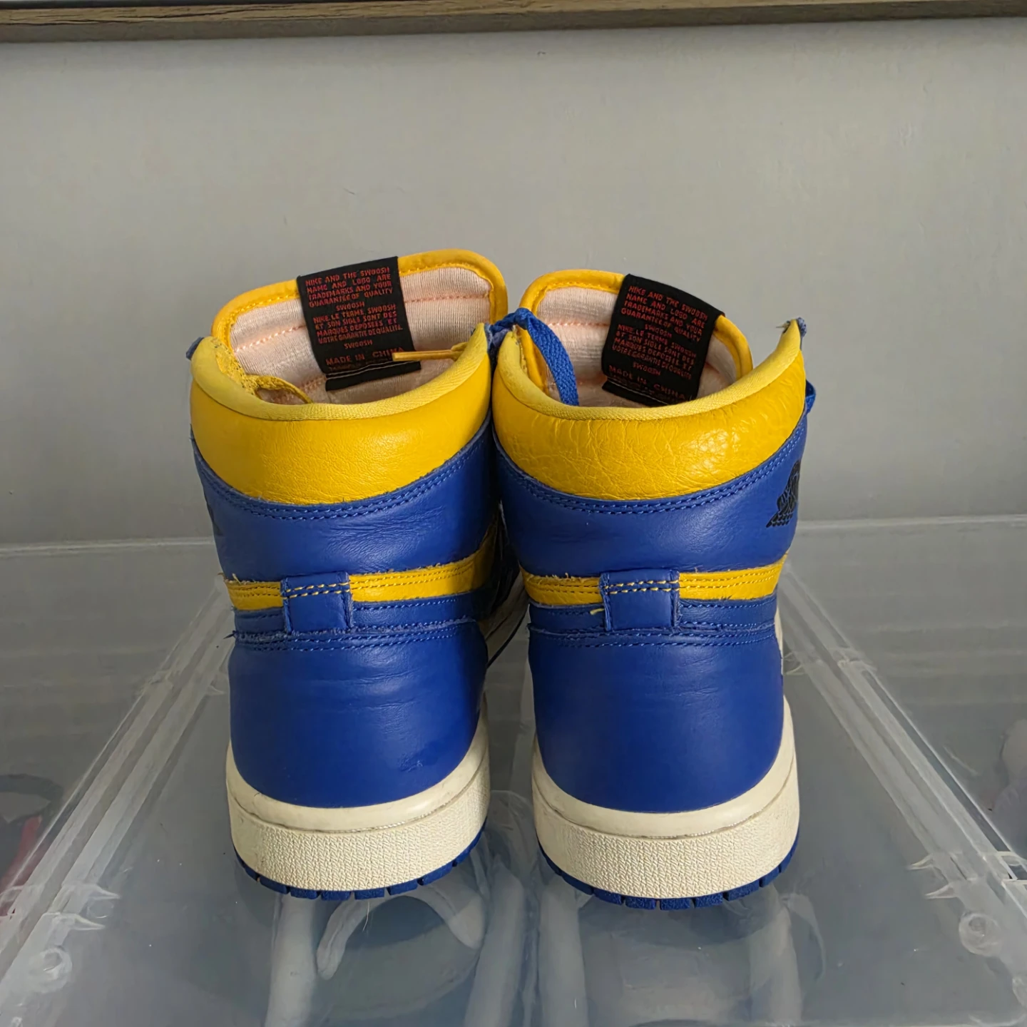Womens 7.5 Nike Air Jordan 1 High Yellow Blue Sneakers - EUC - photo 3
