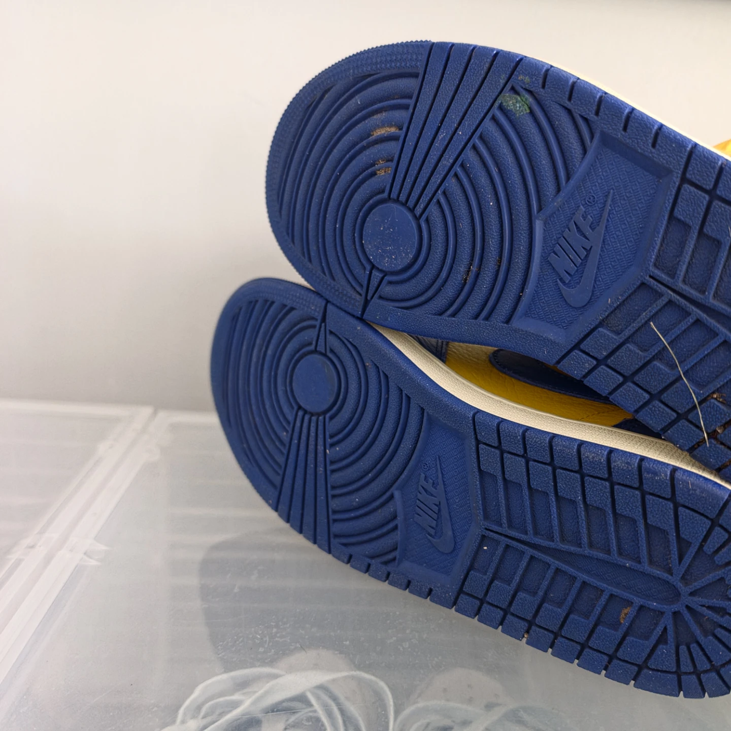 Womens 7.5 Nike Air Jordan 1 High Yellow Blue Sneakers - EUC - photo 5