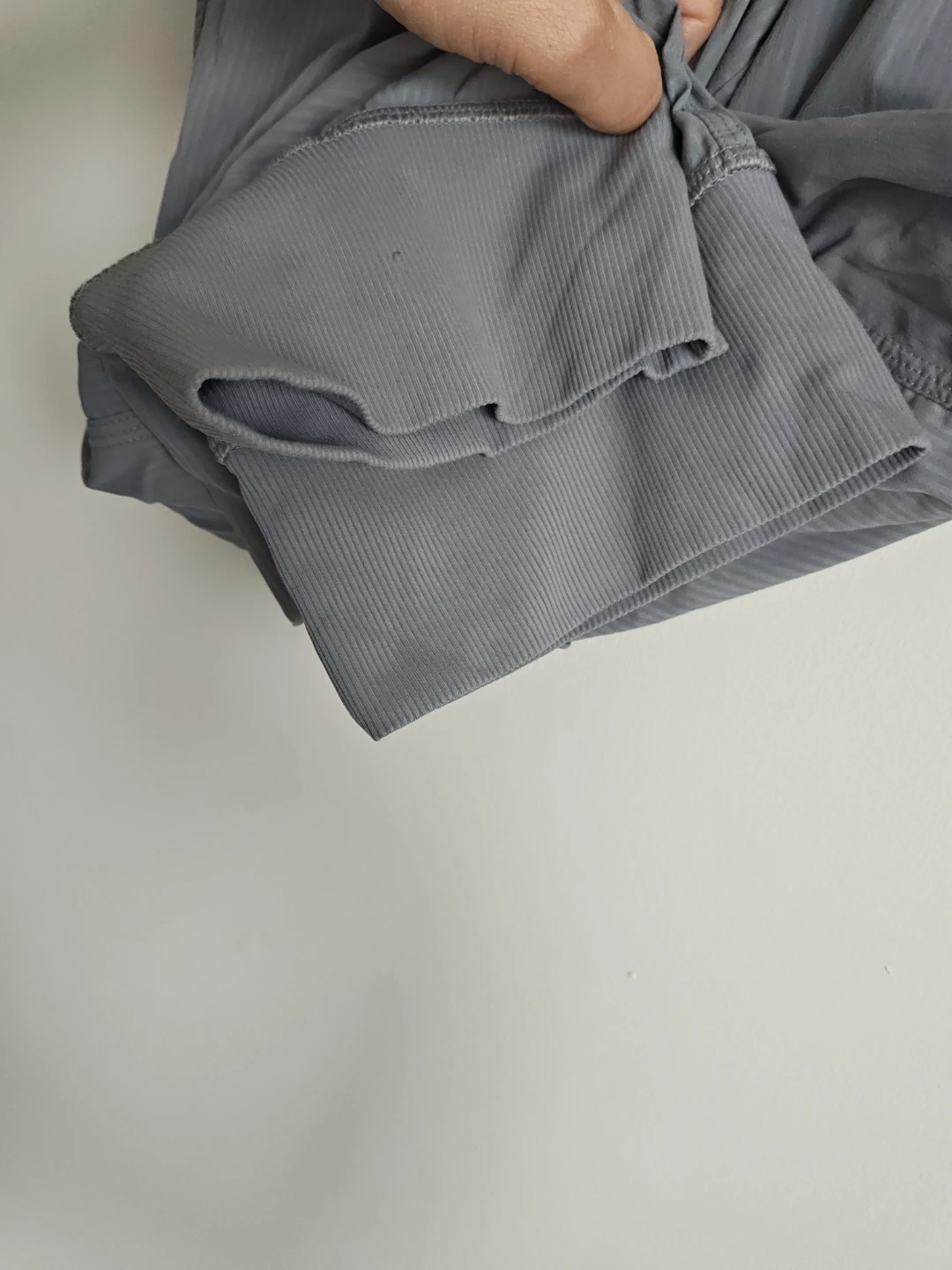 Lululemon Grey Cropped Athletic Pants - photo 3