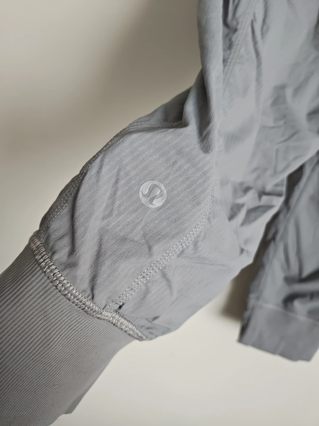 Lululemon Grey Cropped Athletic Pants - photo 5