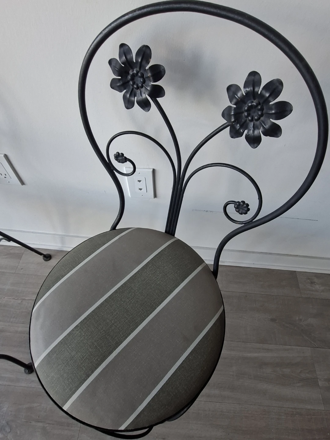 Glass top bistro set with two chairs - photo 3