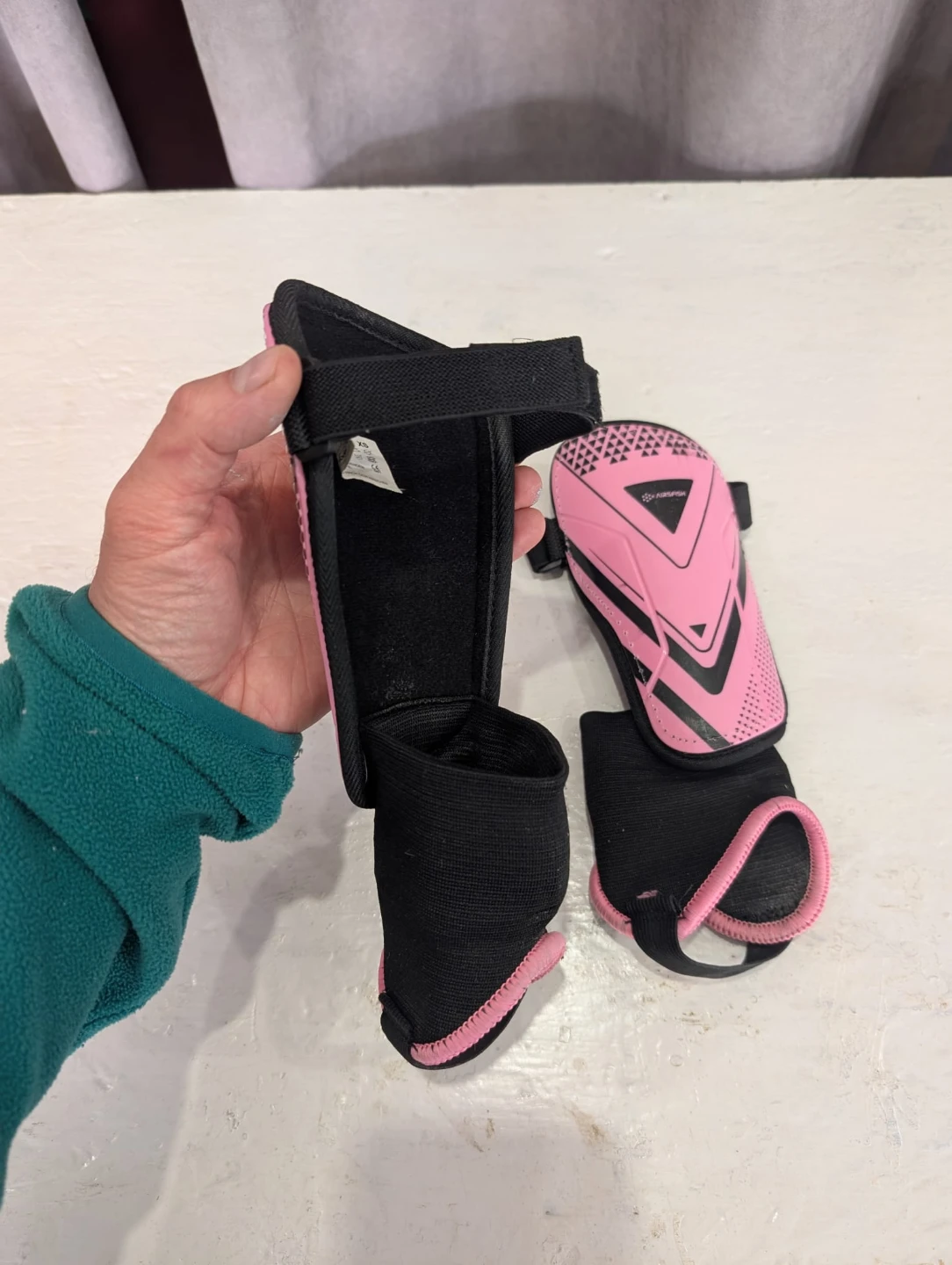 Girls Airsfish Foot2 Soccer Shin Guards Size L youth - photo 2
