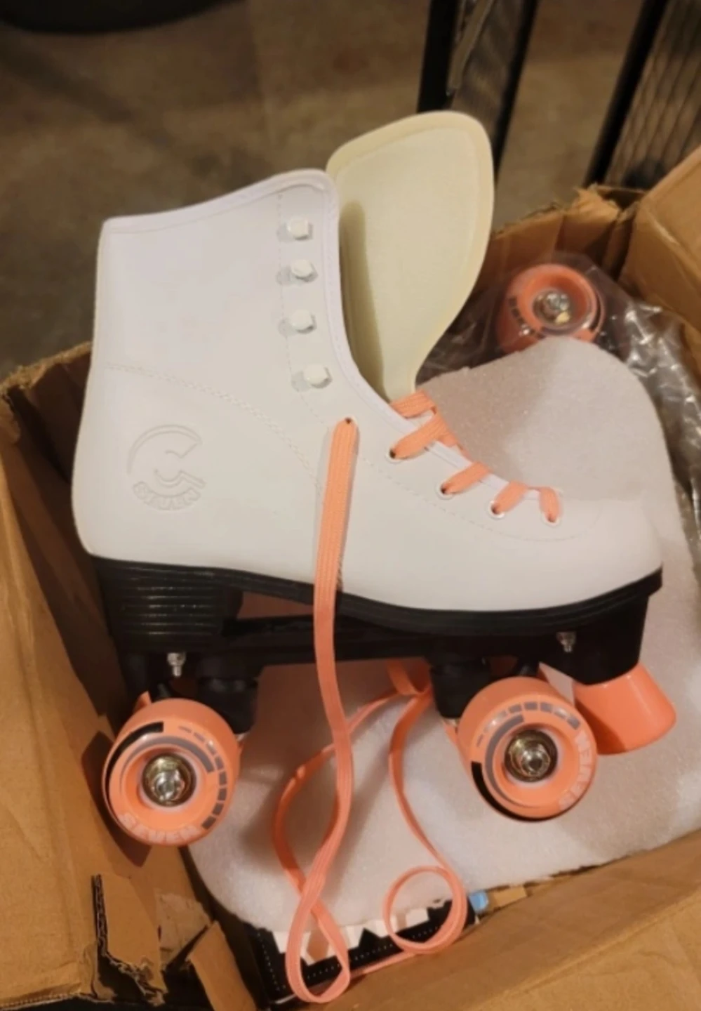 New Roller Skates - White, Size 6 - photo 2