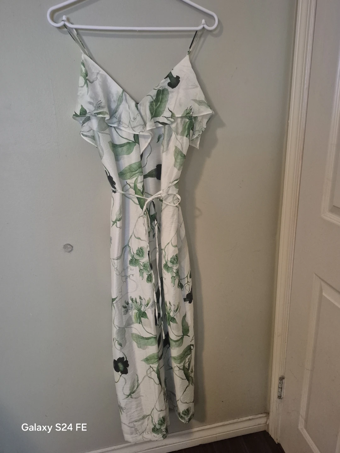 H&M Flounce-Trimmed Jumpsuit Size S - photo 2
