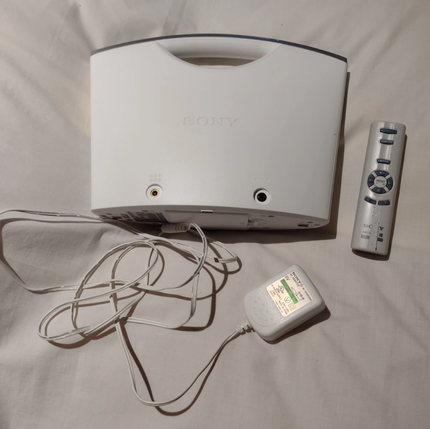 Sony Portable Speaker with Remote and AC Adapter - photo 3
