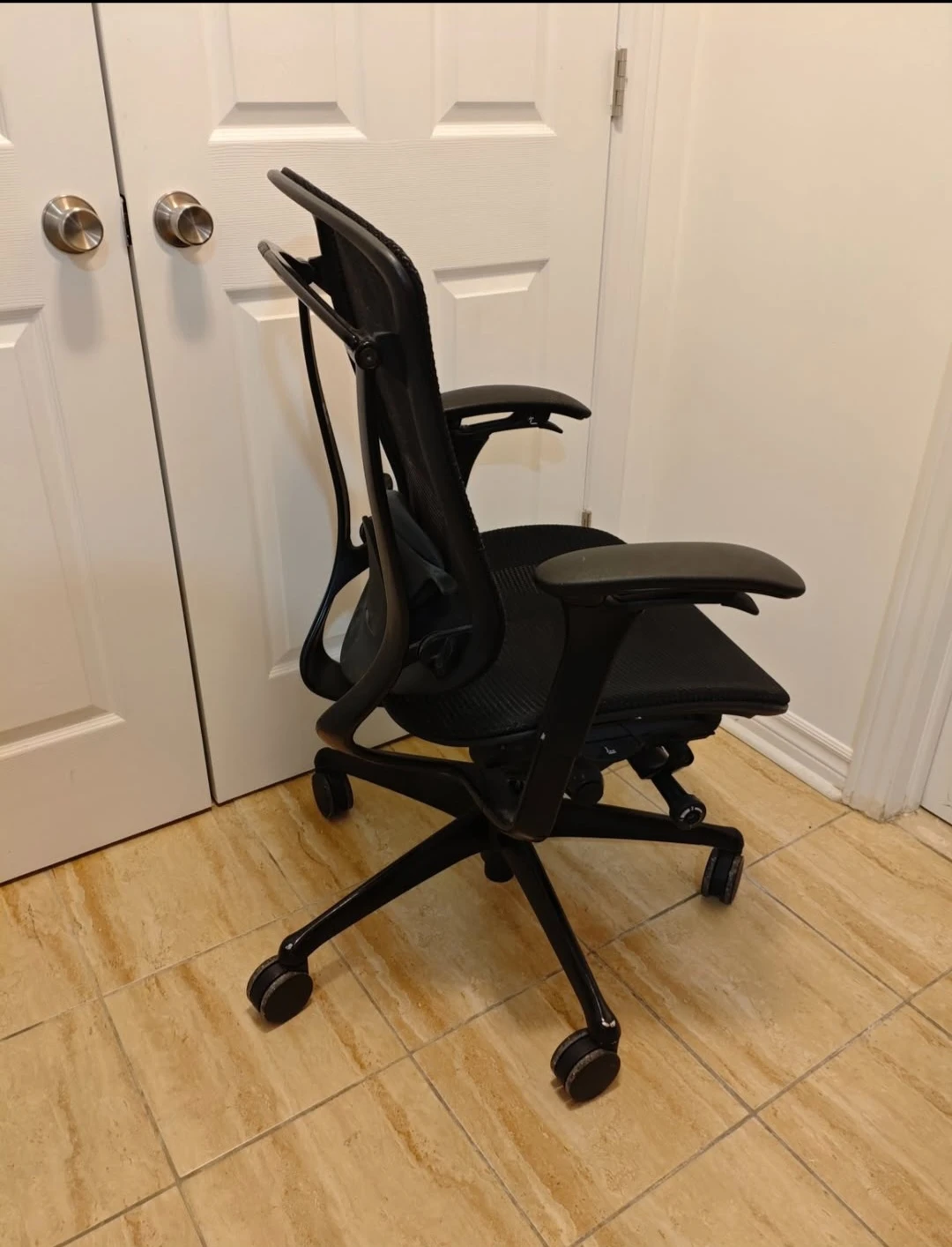 Contessa Black Mesh Office Chair - photo 2