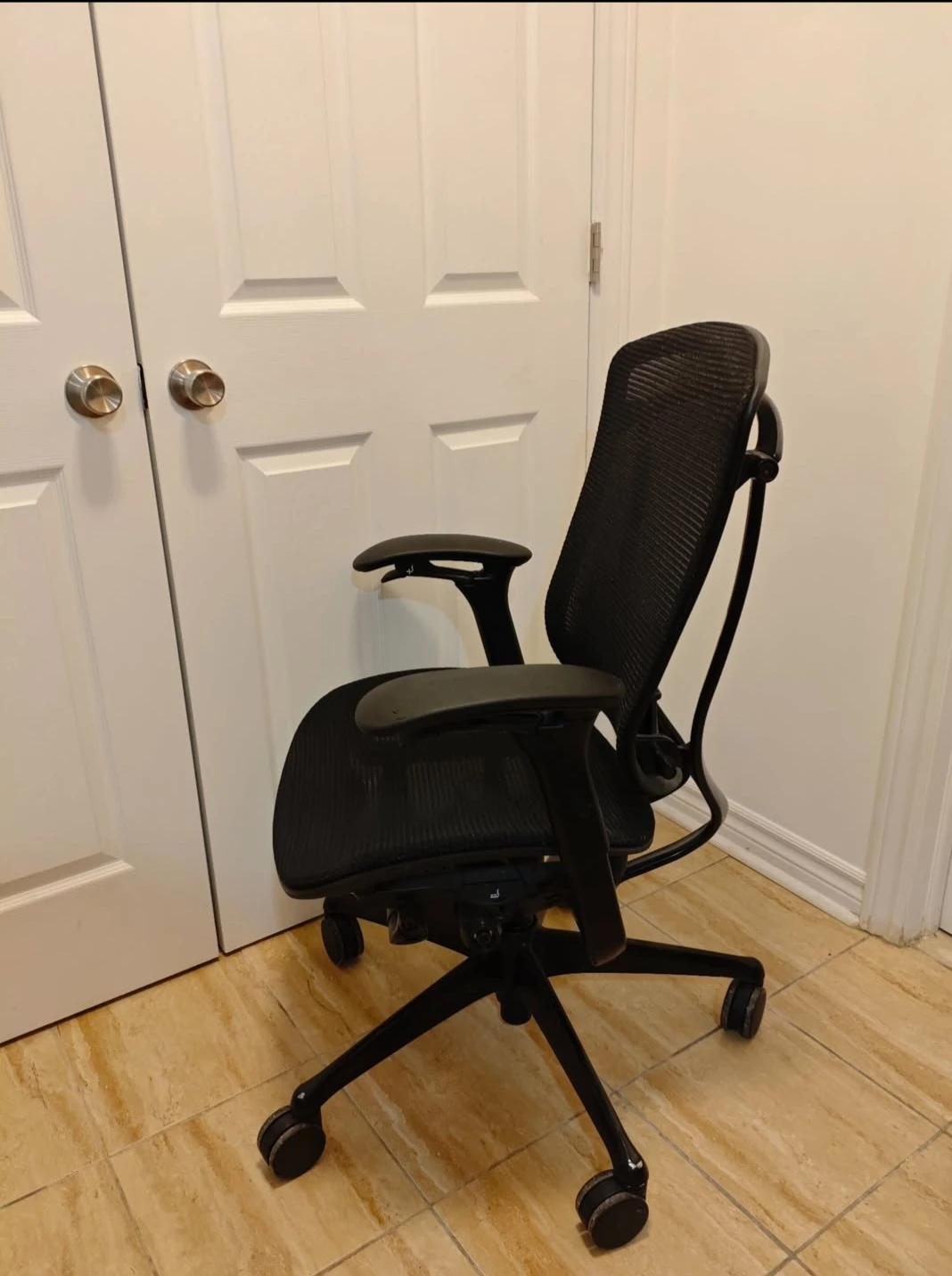 Contessa Black Mesh Office Chair - photo 4