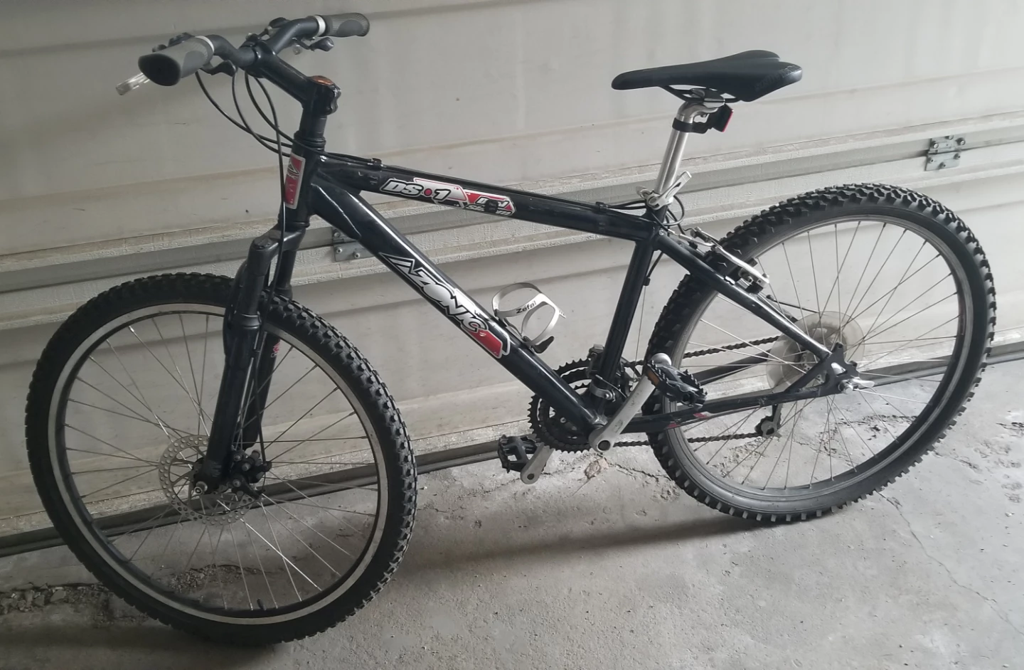 Black Azonic DS1 Mountain Bike - 26" Wheels - photo 5
