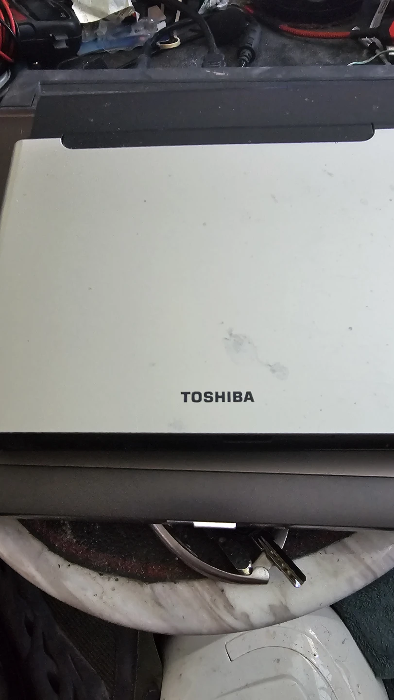 Toshiba Portable DVD Player SD-P1600 - photo 2