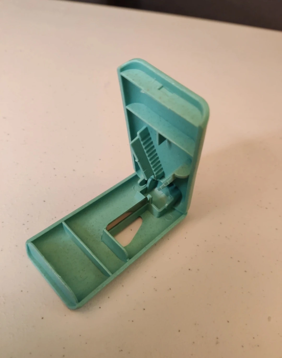 Teal Pill Cutter