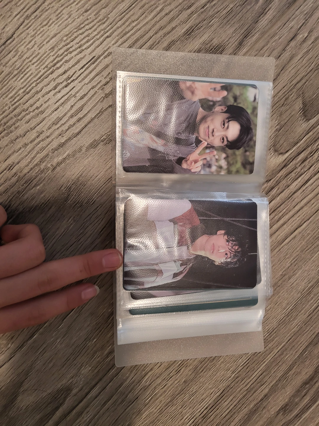 BTS K-Pop Photocards and Keychain - photo 2