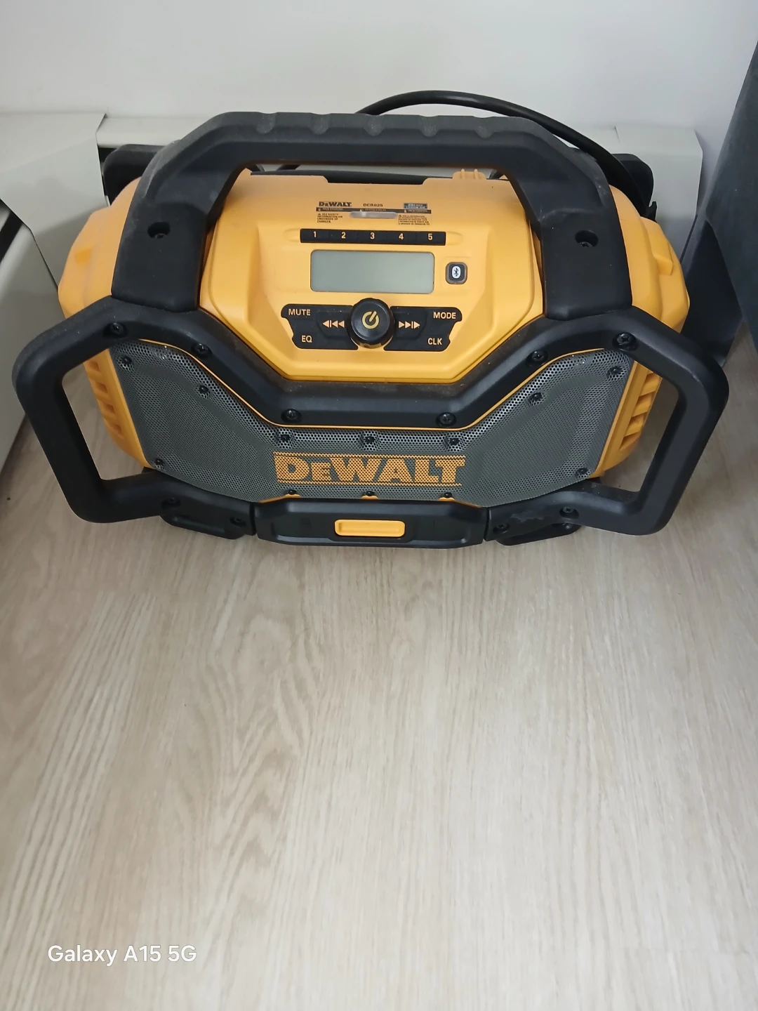 DeWalt DCR025 Radio - photo 3