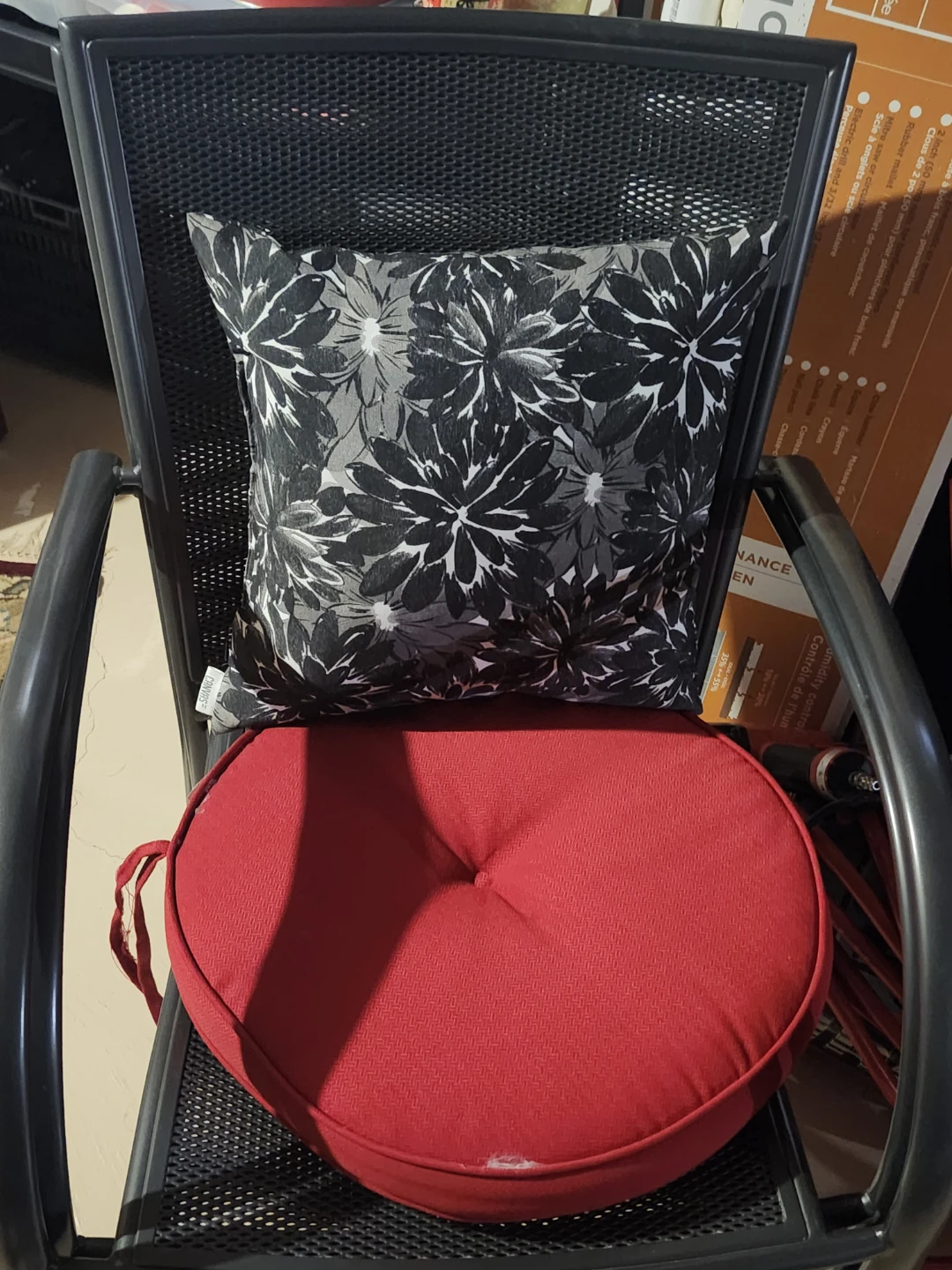 Moving outdoor furniture sale - photo 2