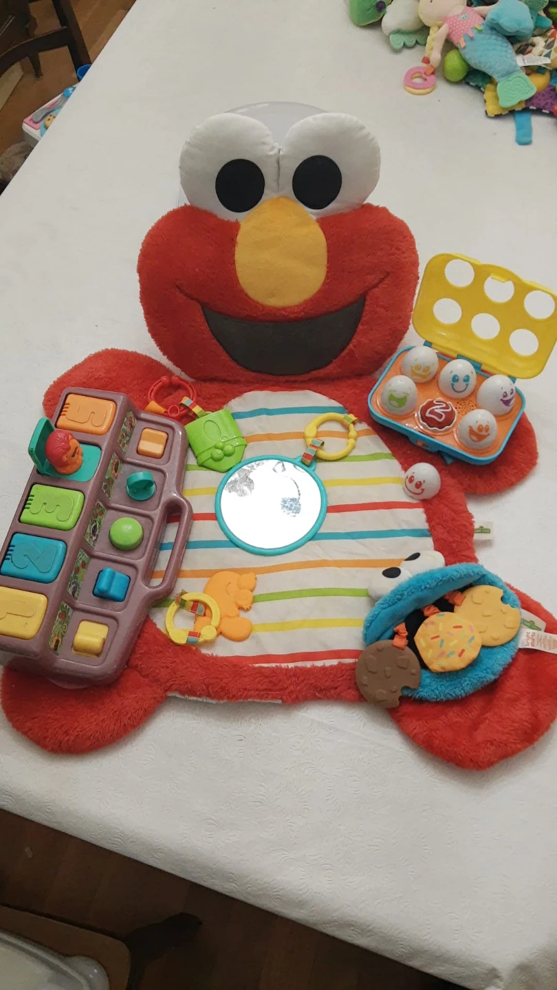 Sesame Street Elmo Play Mat with Toys