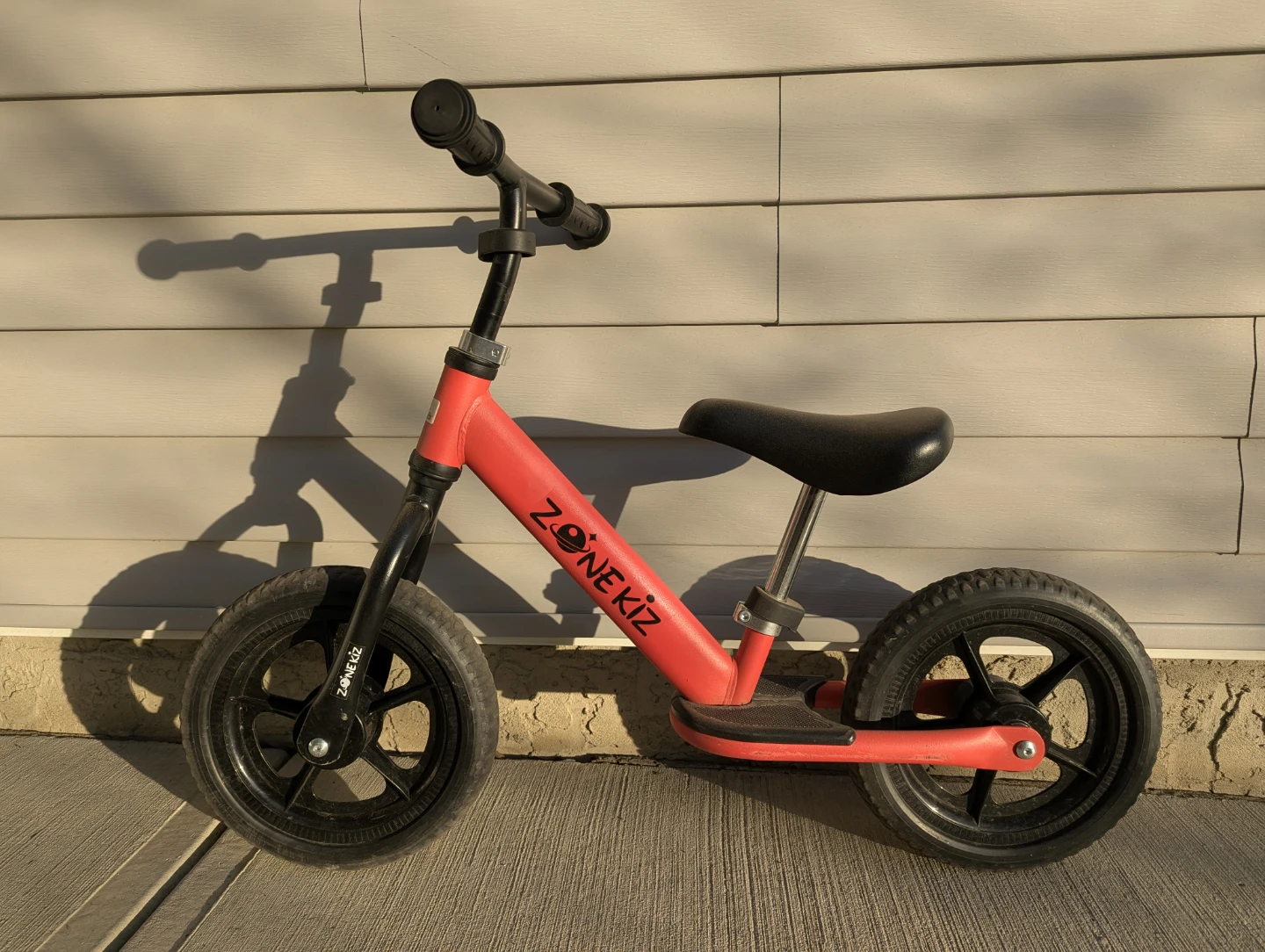 ZONEKIZ Red Balance Bike