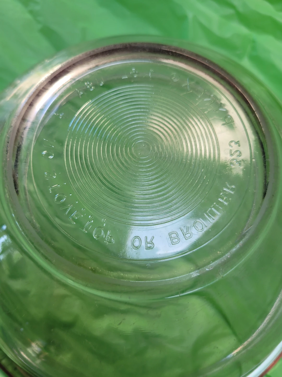 Pyrex Glass Mixing Bowls Set of 2 - photo 3