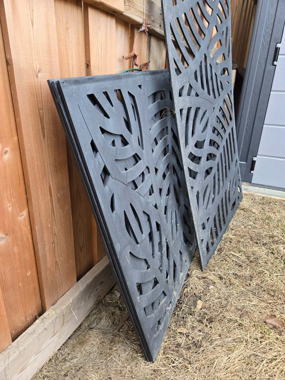 Decorative Garden Screens (4) - Leaf Pattern - Black