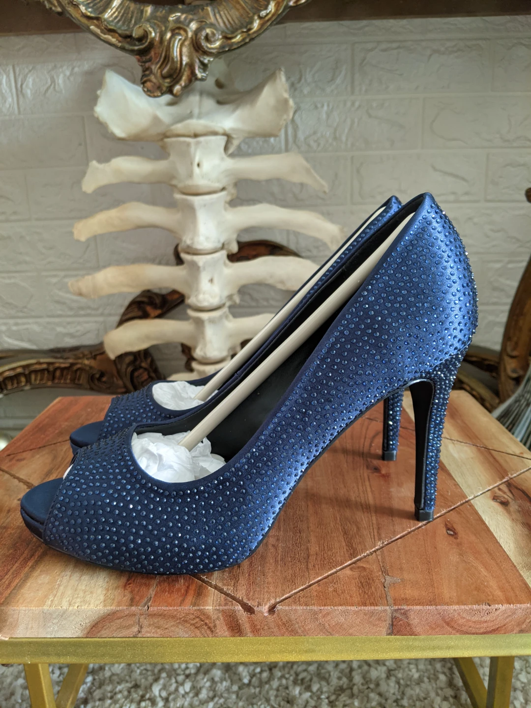 LE CHÂTEAU Navy/Marin Embellished Peep-Toe Heels - photo 3