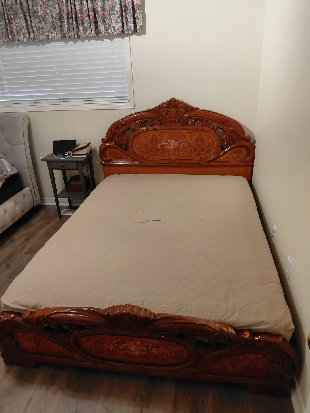 Antic bed frame - photo 2