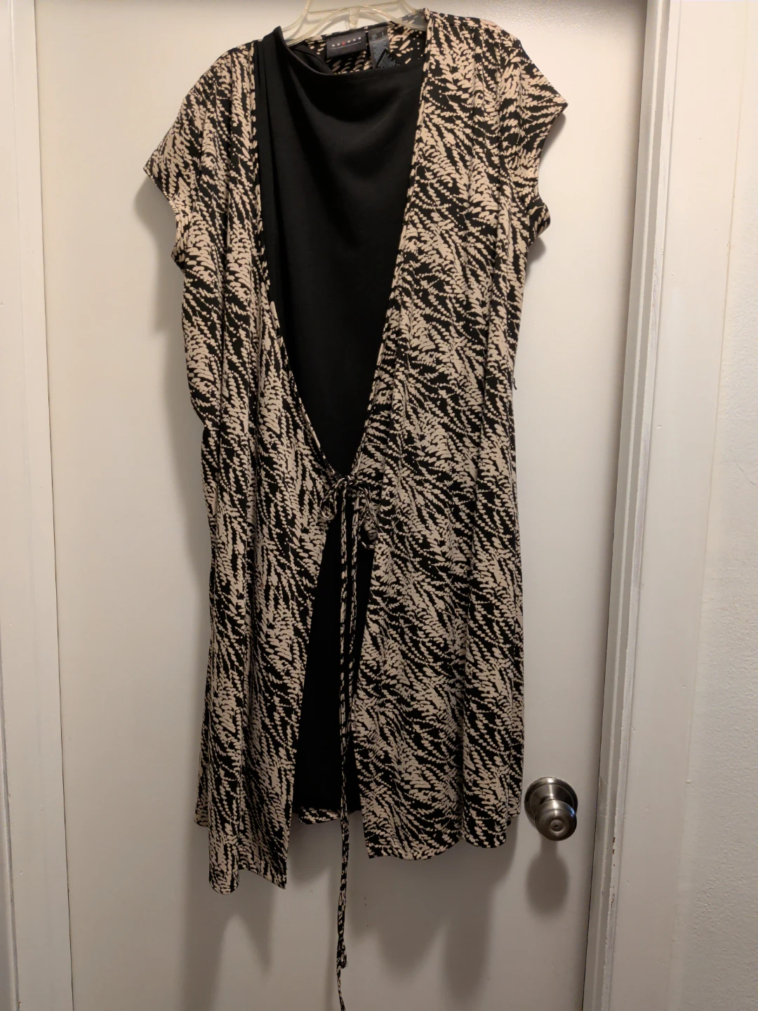 Axcess by Liz Claiborne Women's Top - Black & Tan Print