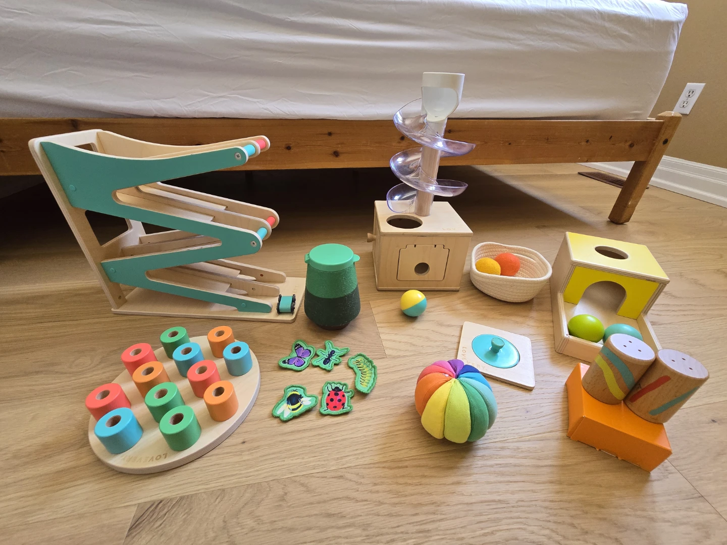 Lovevery Montessori Toy Baby Play Kit Set 5 months to 18+