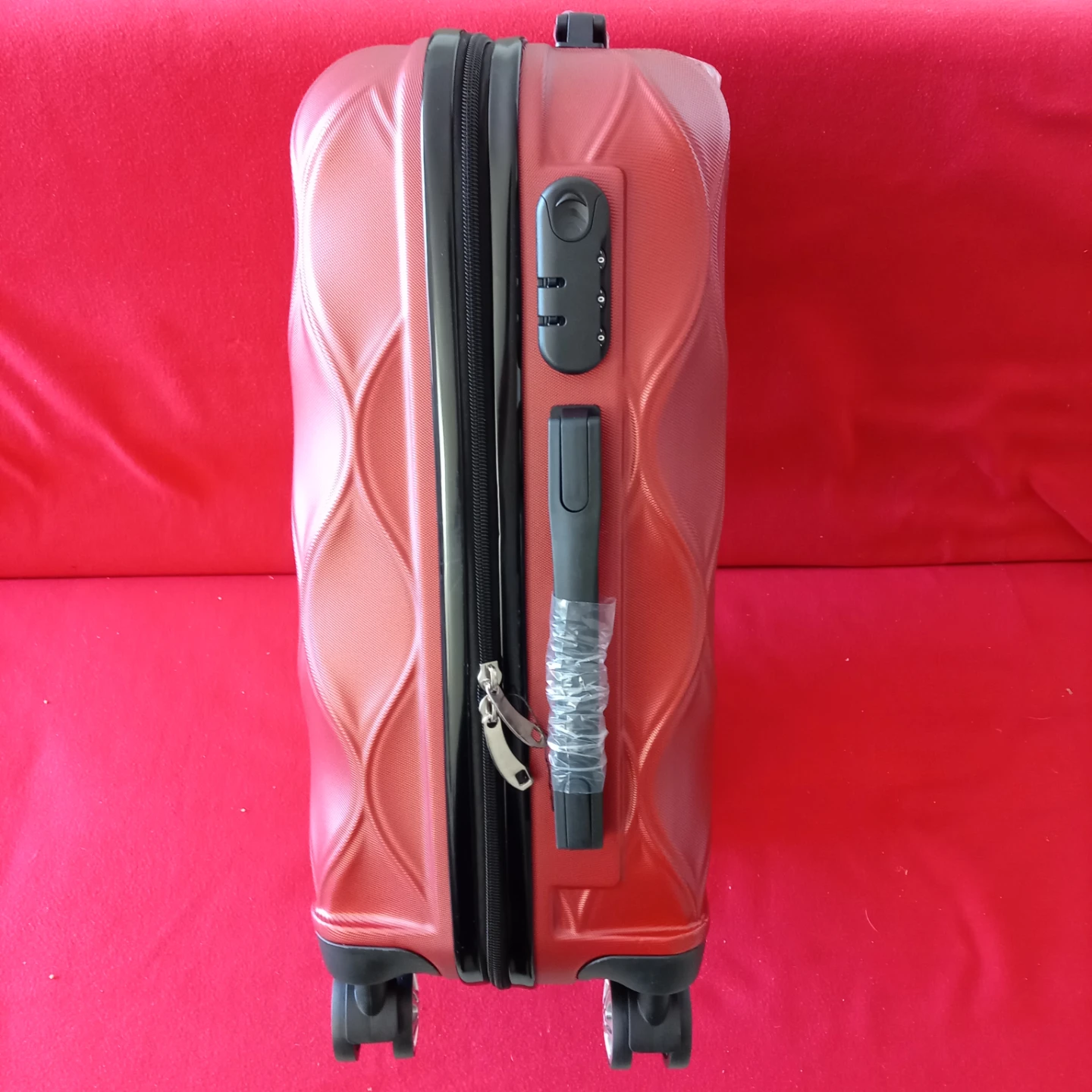 Red Hardshell Spinner Suitcase - photo 4