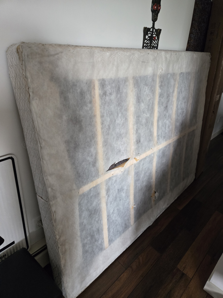 Queen-size box spring - photo 5