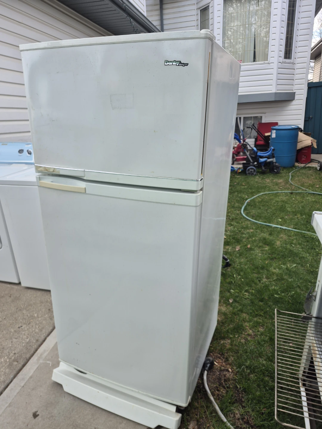 Danby Designer Fridge - photo 2
