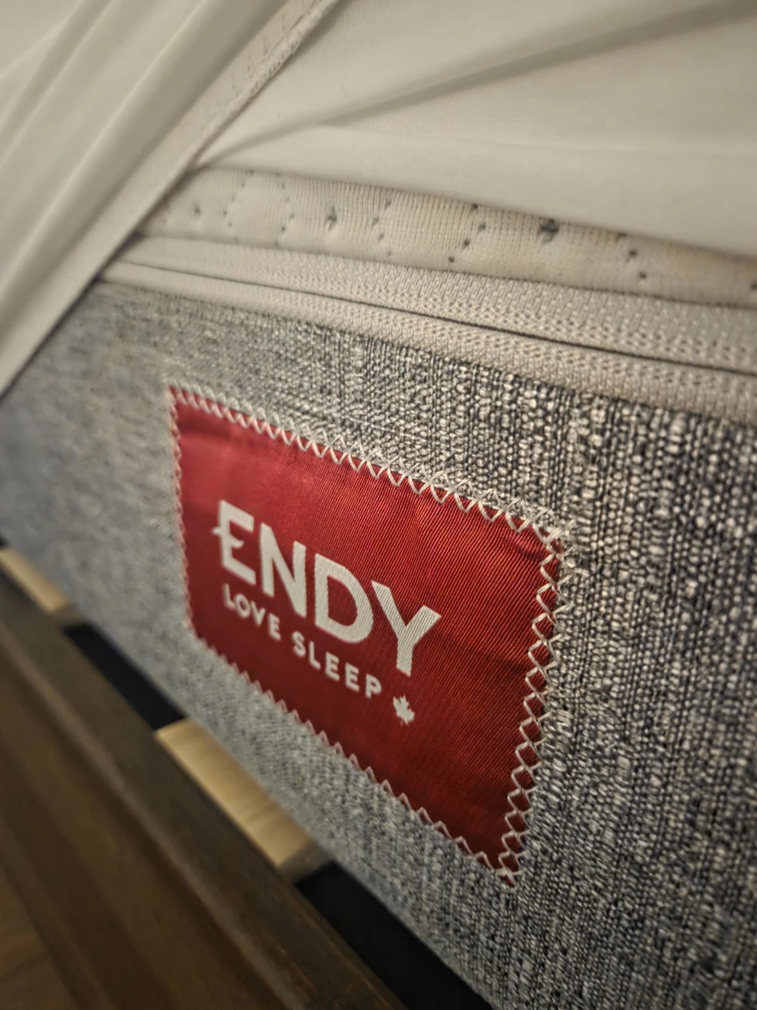 Endy Mattress + solid wood bed queen