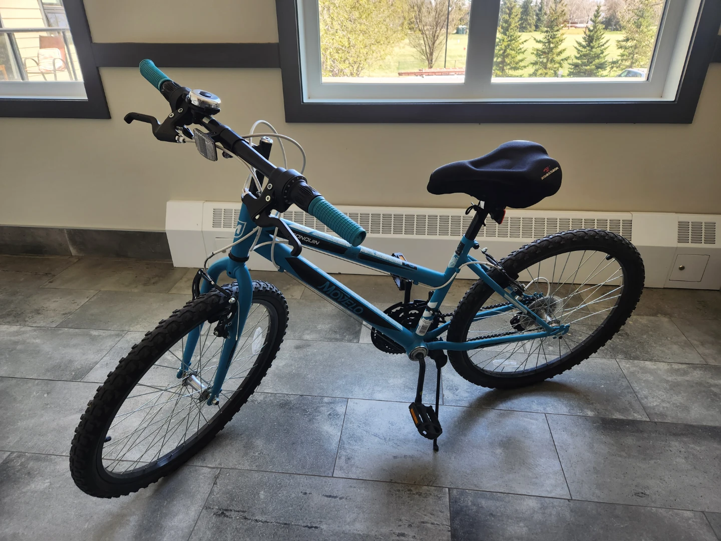 Blue Movelo Mountain Bike