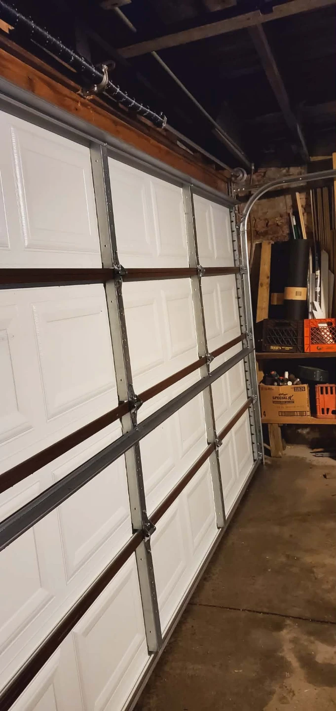 Carlitos Garage Door Repairs and Installations - photo 4