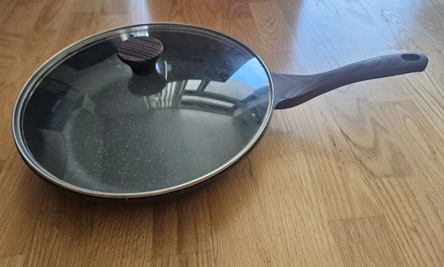 Frying Pan with Glass Lid
