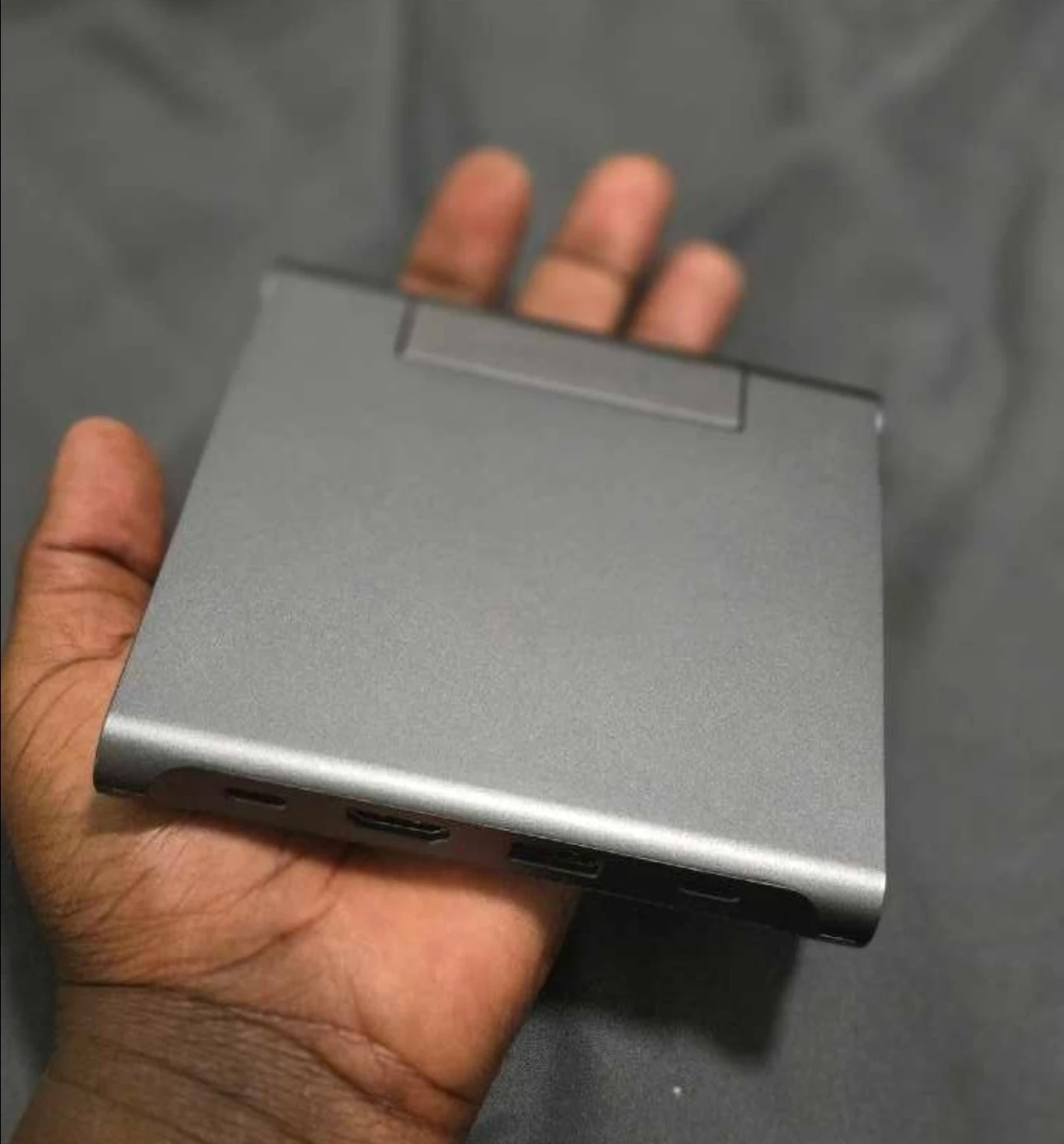 Satechi on the go Stand Hub 2026  USB C Hub
